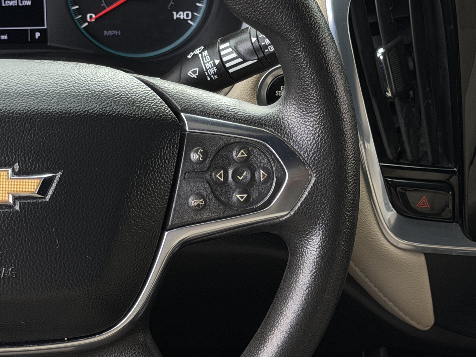 Used 2022 Chevrolet Traverse LS FWD image 15