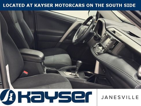 Used 2018 Toyota RAV4 XLE image 40