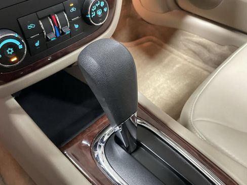 Used 2010 Chevrolet Impala LT w/ Luxury Edition Package FWD image 31