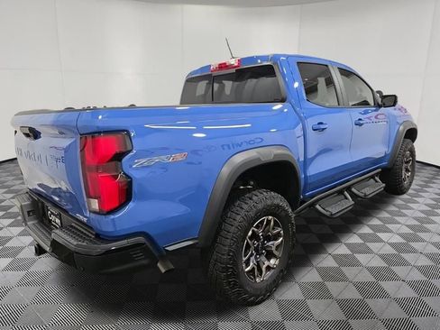 Used 2025 Chevrolet Colorado ZR2 w/ Technology Package AWD/4WD image 7