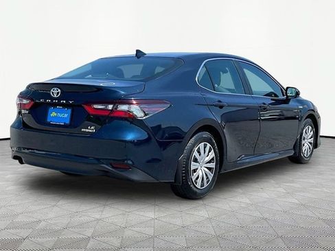 Used 2021 Toyota Camry LE FWD image 6