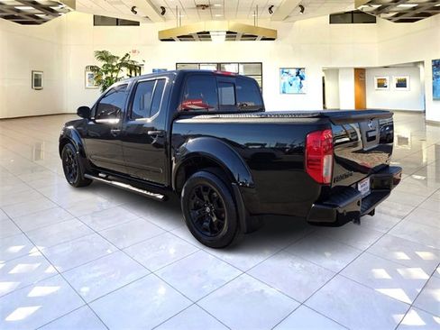 Used 2018 Nissan Frontier SV w/ Value Truck Package image 5