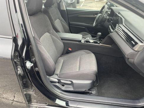 Used 2025 Toyota Camry LE image 35