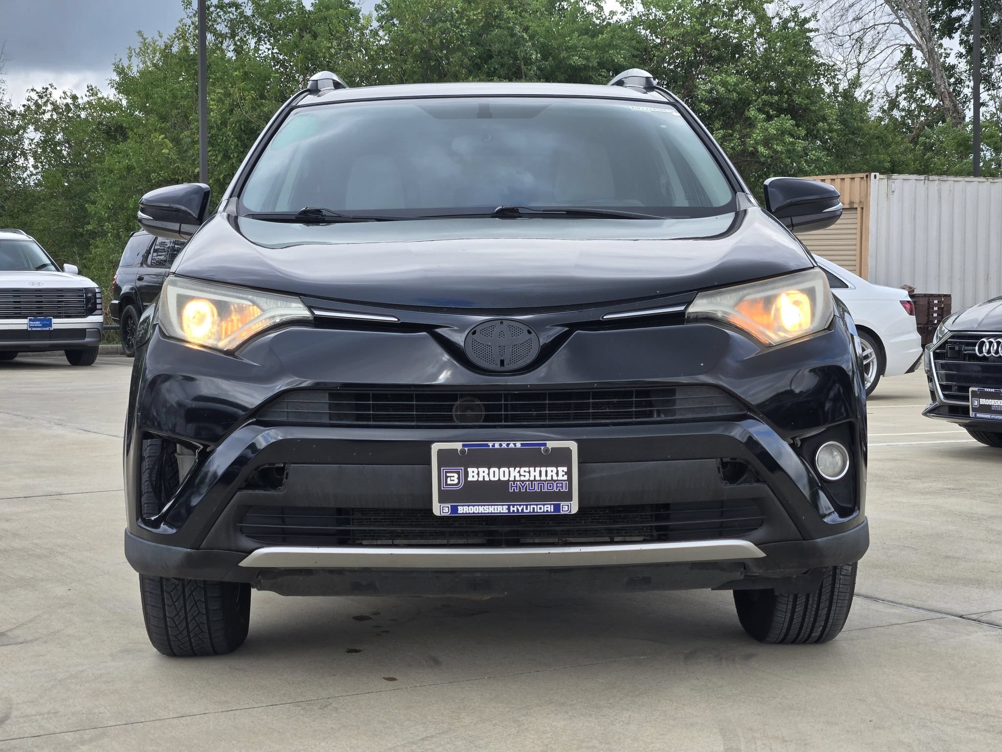 Used 2016 Toyota RAV4 XLE FWD image 2