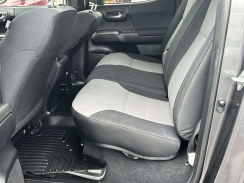 Used 2021 Toyota Tacoma TRD Off-Road w/ Technology Package AWD/4WD image 15