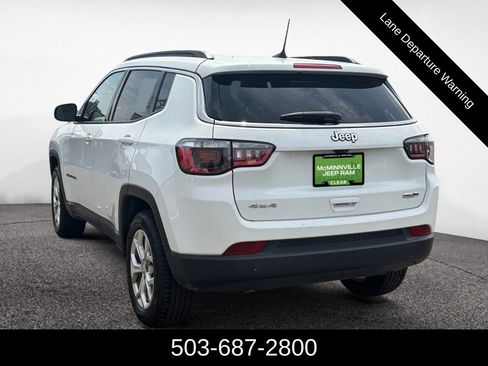 Certified 2024 Jeep Compass Latitude AWD/4WD image 3