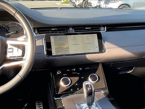 Used 2023 Land Rover Range Rover Evoque R-Dynamic SE image 9