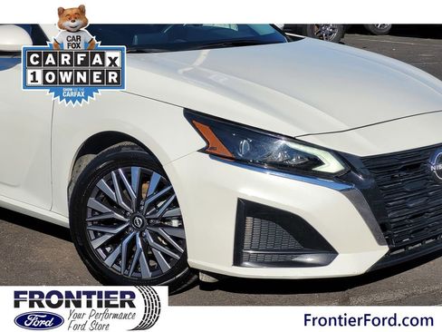 Used 2023 Nissan Altima 2.5 SV image 4