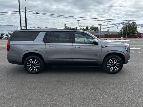 Used 2021 GMC Yukon XL AT4 AWD/4WD image 8
