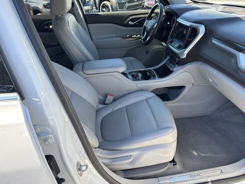 Used 2021 GMC Acadia SLT image 17