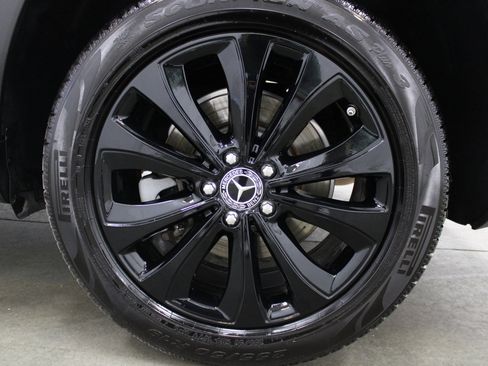 Used 2020 Mercedes-Benz GLE 350 4MATIC w/ Premium Package image 9