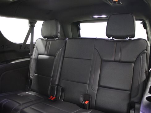 Used 2022 Chevrolet Suburban RST w/ Luxury Package image 24