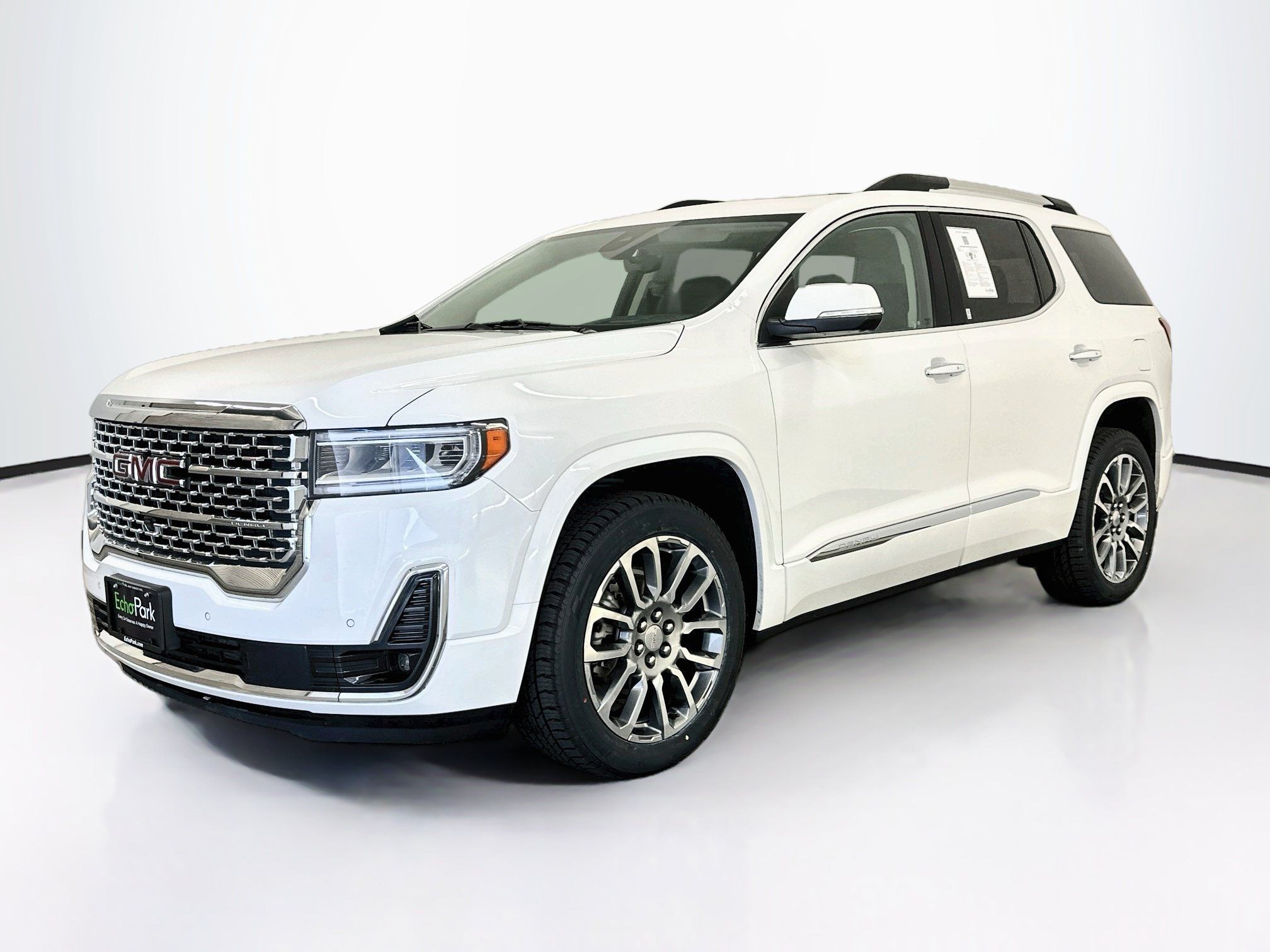 Used 2023 GMC Acadia Denali w/ Denali Ultimate Package AWD/4WD image 3