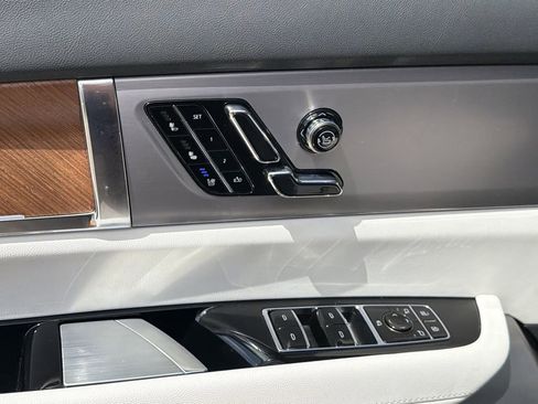 New 2026 Cadillac Vistiq Premium Luxury AWD/4WD image 19