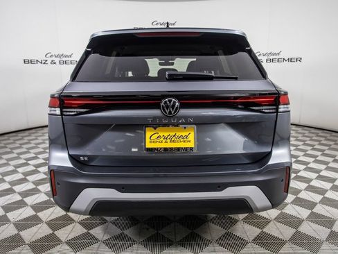 Used 2026 Volkswagen Tiguan SE FWD image 7