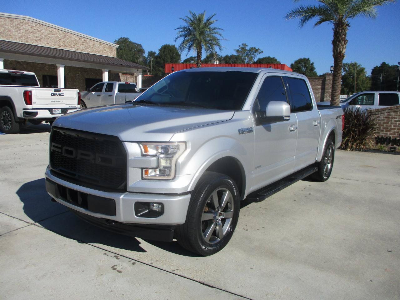Used 2017 Ford F150 Lariat w/ Equipment Group 502A Luxury AWD/4WD image 22