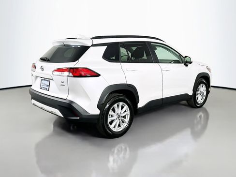 Certified 2024 Toyota Corolla Cross LE image 7
