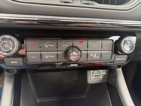New 2026 Jeep Compass Limited AWD/4WD image 17