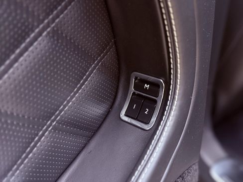 Used 2014 Bentley Mulsanne image 26