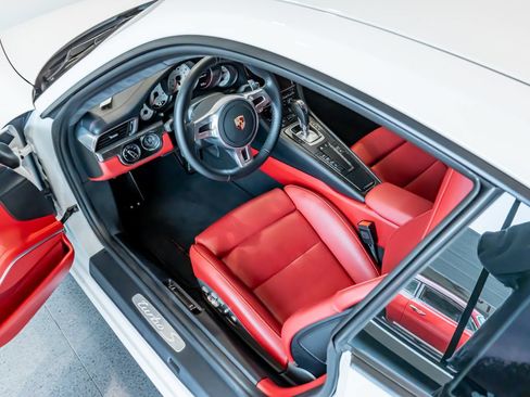 Used 2014 Porsche 911 Turbo S AWD/4WD image 4