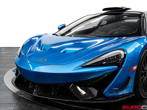 Used 2020 McLaren 620R RWD image 18