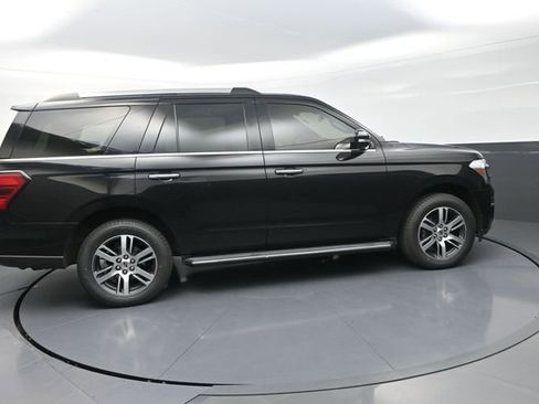 Used 2022 Ford Expedition Limited AWD/4WD image 32