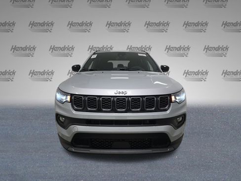 Used 2025 Jeep Compass Latitude w/ Convenience Group image 2