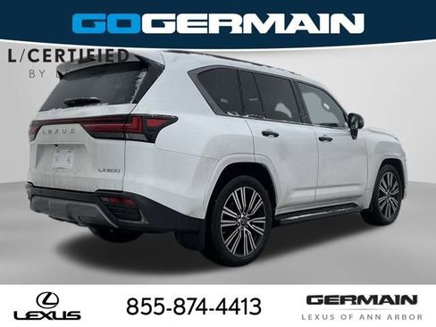 Used 2023 Lexus LX 600 4WD w/ Luxury Package image 8