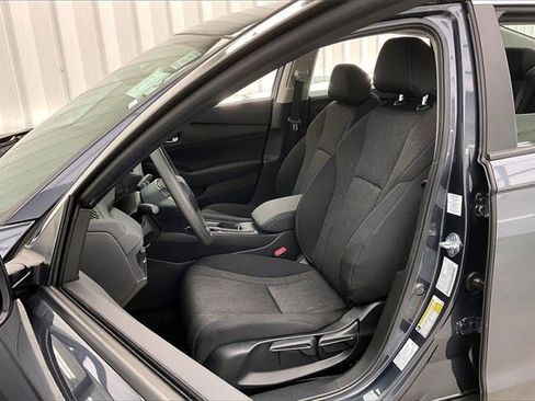 Certified 2025 Honda Accord LX image 8