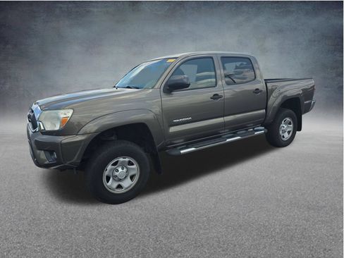Used 2015 Toyota Tacoma PreRunner w/ SR5 Package RWD image 13