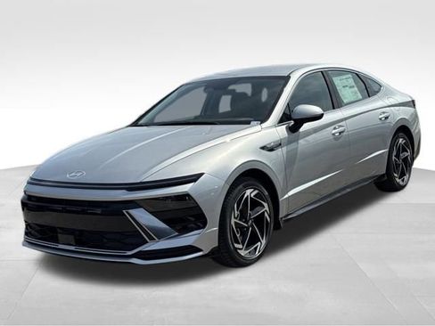 New 2026 Hyundai Sonata SEL FWD image 2