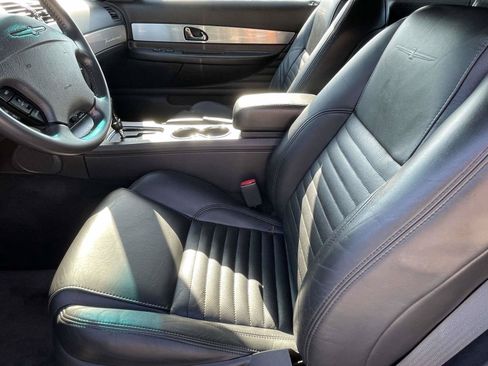 Used 2002 Ford Thunderbird RWD image 10