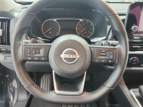 Used 2024 Nissan Pathfinder SV image 22