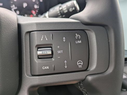 New 2026 Land Rover Defender 110 X-Dynamic SE AWD/4WD image 18