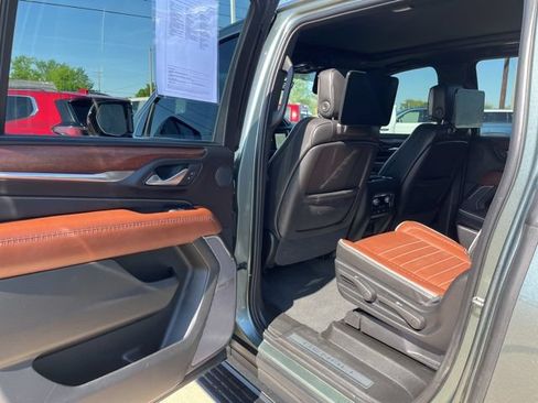 Used 2024 GMC Yukon XL Denali Ultimate AWD/4WD image 26
