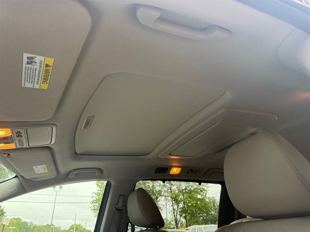 Used 2016 Honda Odyssey Touring image 11
