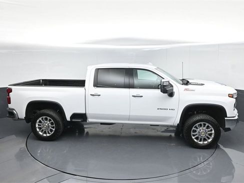 Used 2024 Chevrolet Silverado 2500 LTZ w/ LTZ Plus Package image 45