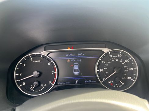 Used 2025 Nissan Altima 2.5 SV FWD image 40
