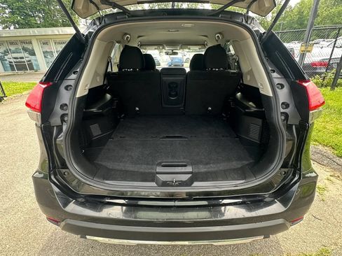 Used 2017 Nissan Rogue SV AWD/4WD image 9