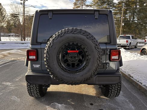 Certified 2025 Jeep Wrangler Sport AWD/4WD image 10