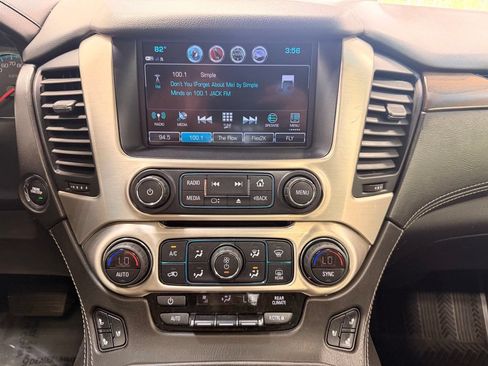 Used 2020 GMC Yukon Denali w/ Denali Premium Package AWD/4WD image 40