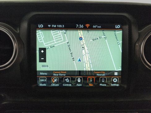 Used 2022 Jeep Wrangler Unlimited Sahara w/ Cold Weather Group AWD/4WD image 7