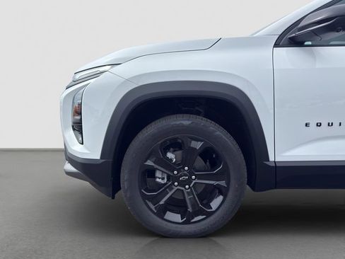 New 2026 Chevrolet Equinox LT AWD/4WD image 16