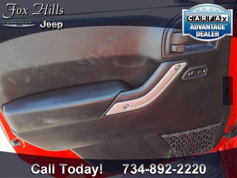 Used 2016 Jeep Wrangler Unlimited Sahara image 13