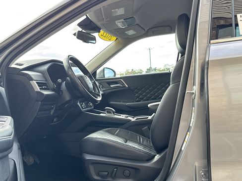 Used 2022 Mitsubishi Outlander SEL image 9