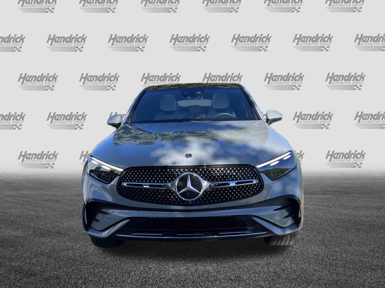 Used 2025 Mercedes-Benz GLC 300 4MATIC image 3