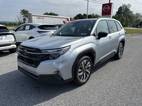 Certified 2025 Subaru Forester Touring AWD/4WD image 34