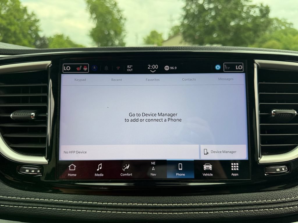 Used 2024 Chrysler Pacifica Limited FWD image 48