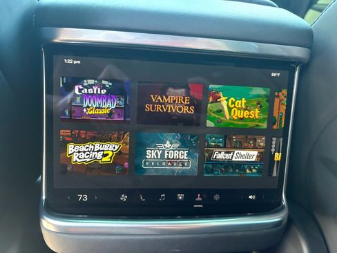 Used 2023 Tesla Model X Standard Range image 31