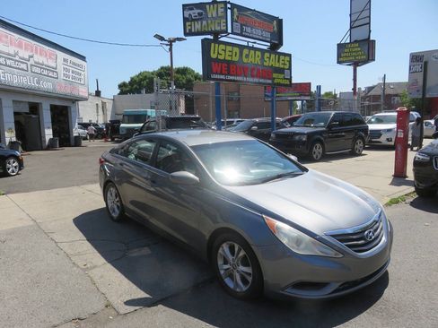 Used 2011 Hyundai Sonata GLS w/ Popular Equipment Pkg 2 FWD image 3